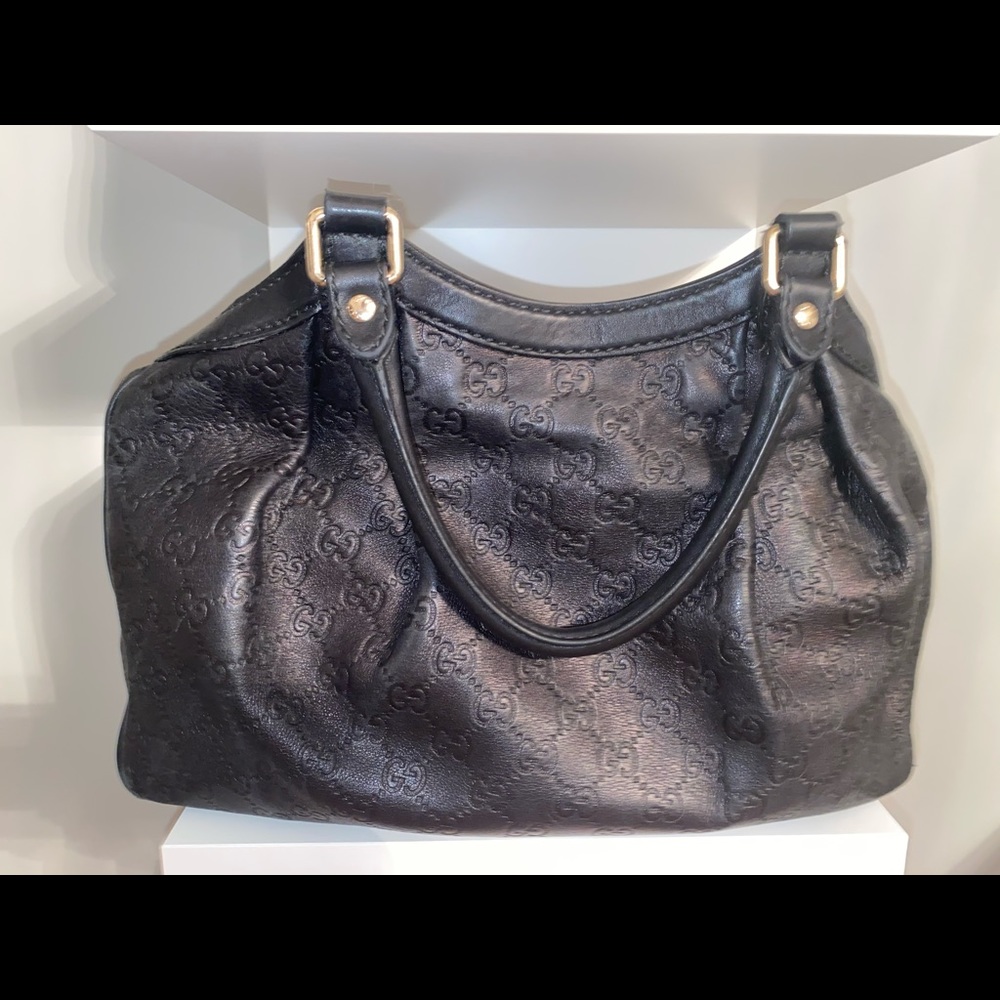 Black Gucci bag